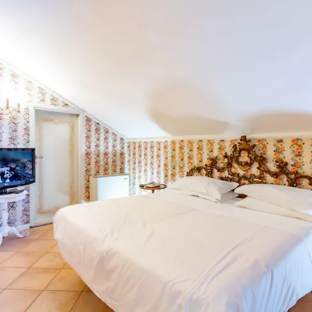 מלון Hotiday Collection - פררה