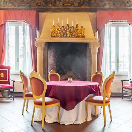 Отель Hotiday Collection -