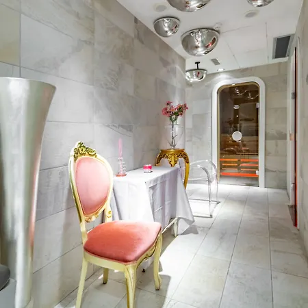 Hotiday Collection - فندق فيرّارا